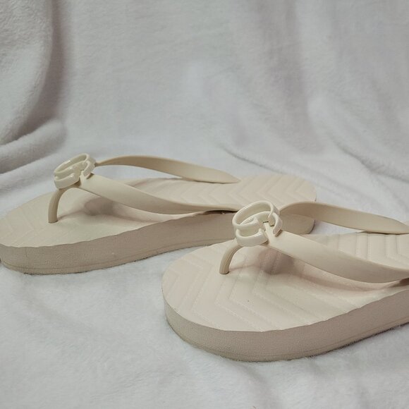 Gucci Marmont Platform Flip Flops w/Metal Emblem - Picture 3 of 10